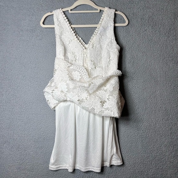 Soieblu Dress Womens Small Cream Deep V Neck Lace Overlay Sleeveless Dress NEW‎ - Picture 6 of 10